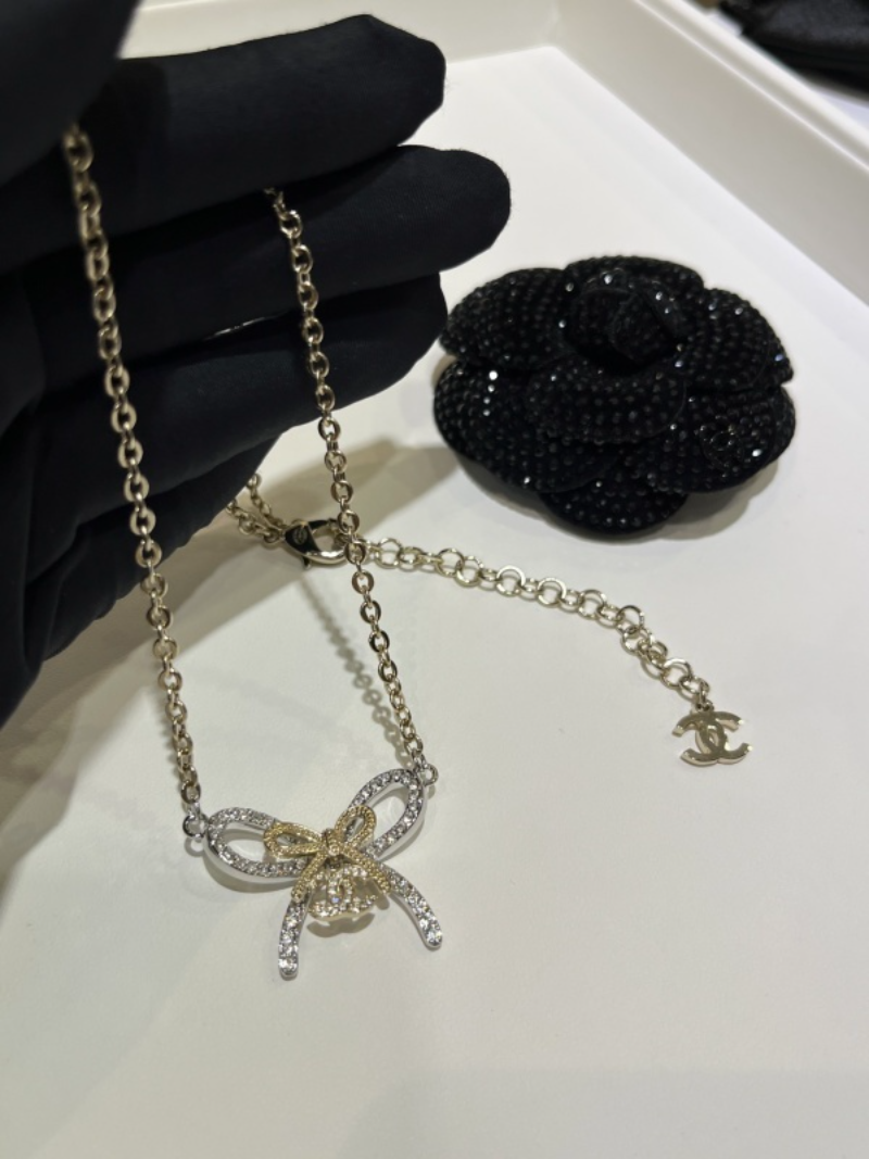 CHN69   Women's Color blocked Bow Full Diamond Necklace Jewelry