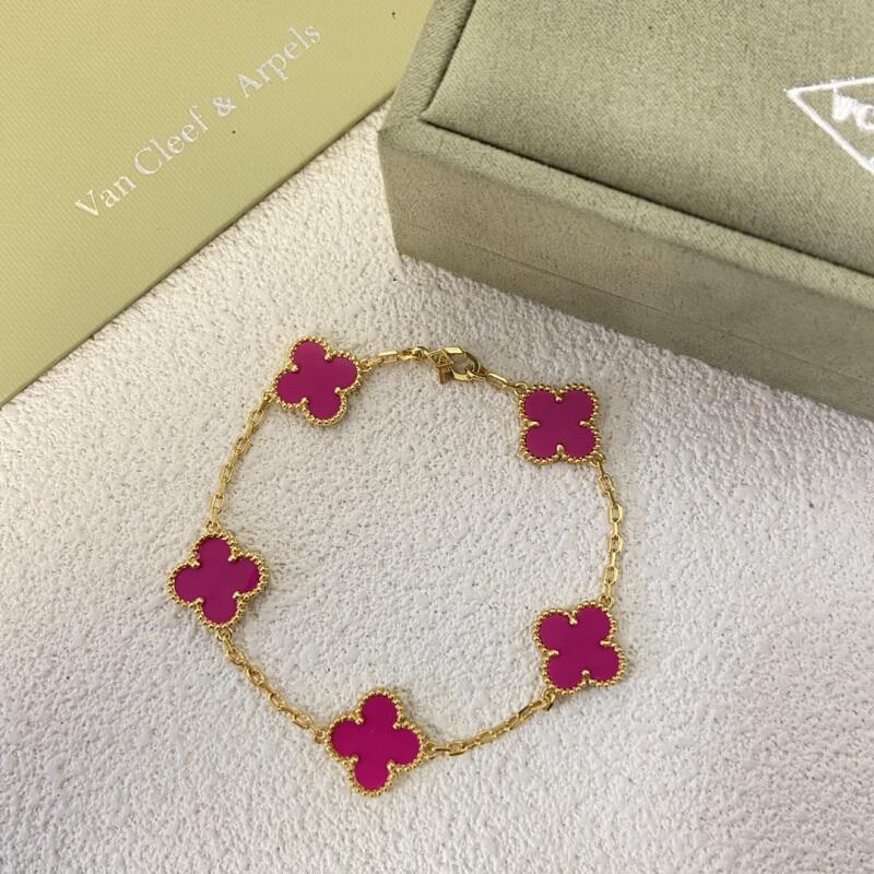 VAB47   New Rose Red Clover Five Flower Bracelet Jewelry